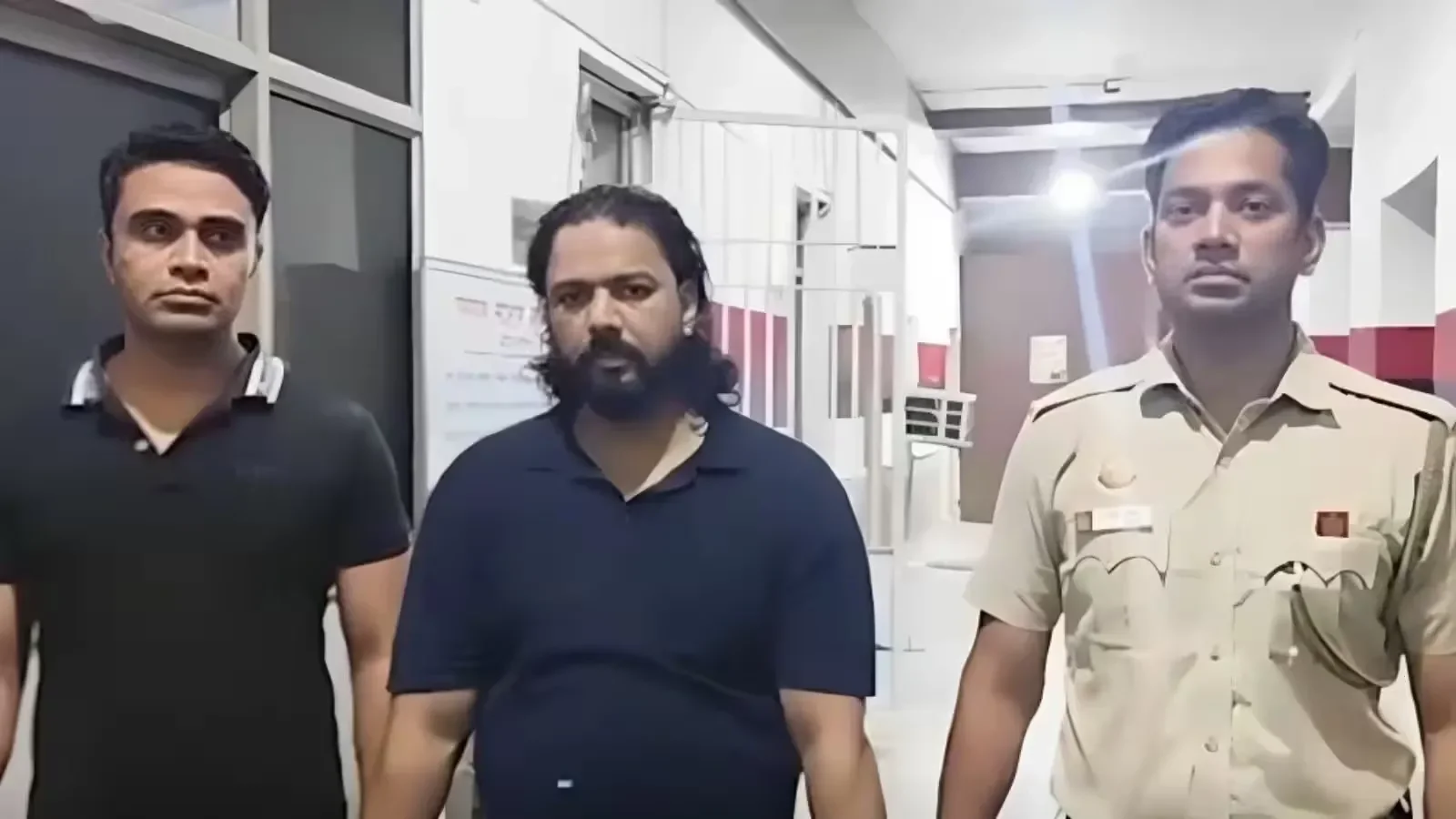 कंटेंट क्रिएटर आमिर शौकीन, जिनपर शोरूम कर्मचारी से जुड़े वायरल वीडियो को लेकर नया आरोप लगा है