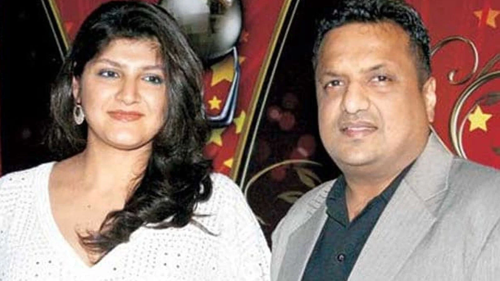 पत्नी अनु के साथ फिल्ममेकर संजय गुप्ता।