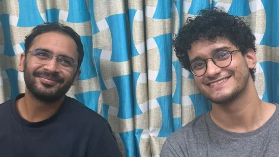 कॉकरोच जनता पार्टी (CJP) ने अपने नेताओं सौरव दास और आशुतोष रंका की न्यायिक हिरासत से रिहाई के बाद उनकी पहली तस्वीर साझा की है।